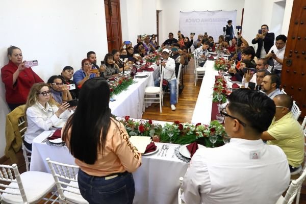 Tonantzin Fernández reconoce a Eduardo Luna por proyectar a Cholula en la gastronomía mundial