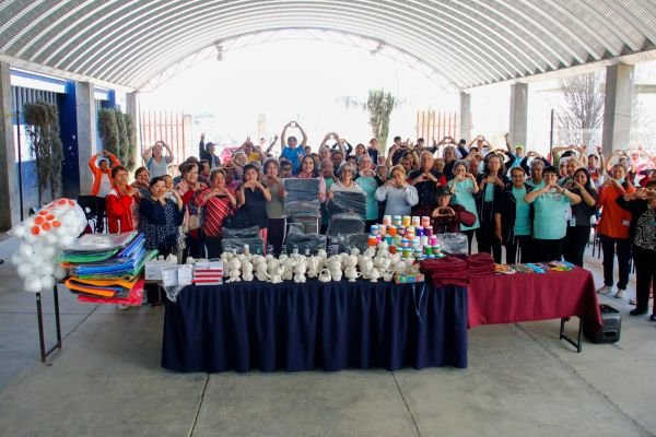 Gobierno de San Pedro Cholula fortalece talleres en Casa del Abue