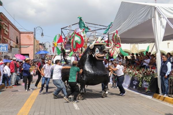 MÁS DE 7 MIL PERSONAS PARTICIPAN CON ÉXITO EN EL DESFILE DEL 214º ANIVERSARIO DE LA INDEPENDENCIA