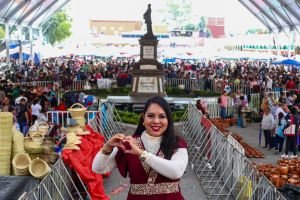Encabeza Tonantzin Fernández una exitosa edición más del tradicional Trueque de San Pedro Cholula