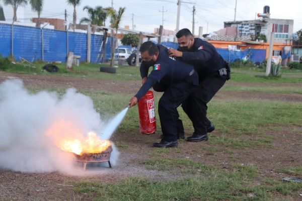 CAPACITAN A ELEMENTOS DE SSC CHOLULA EN PRIMEROS AUXILIOS Y PROTECCIÓN CIVIL