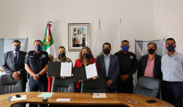 AYUNTAMIENTO DE SAN PEDRO CHOLULA E ICATEP FIRMAN CONVENIO PARA CAPACITAR A MUJERES OPERADORAS DE TRANSPORTE PÚBLICO