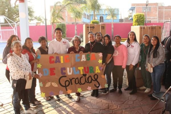 Entrega Lupita Fernández equipamiento a escuelas que se suman al programa de Desayunadores Escolares
