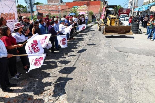 Tonantzin Fernández cumple con más acciones de obra pública en beneficio de San Pedro Cholula