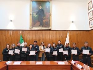 Entrega Tonantzin Fernández reconocimientos al mérito a personal sindicalizado - La presidenta municipal destacó la labor diaria de quienes trabajan en diversas áreas del Ayuntamiento
