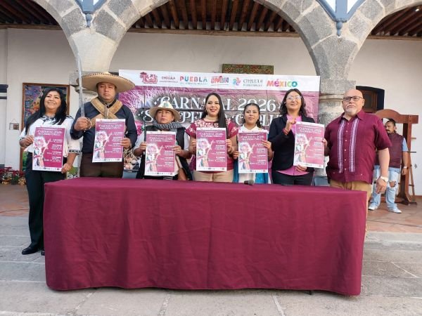 Colocan Tonantzin Fernández y generales el Bando del Carnaval 2026