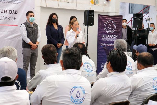 ENCABEZA PAOLA ANGON ENTREGA DE EQUIPO DE SEGURIDAD A PERSONAL OPERATIVO DEL SOSAPACH