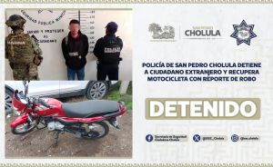 Policía de San Pedro Cholula detiene a ciudadano extranjero y recupera motocicleta con reporte de robo  - La SSC Cholula refuerza la seguridad en juntas auxiliares y obtiene resultados positivos.