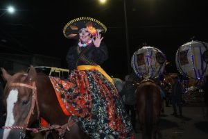 Encabeza Tonantzin Fernández Desfile de Animeros 2026