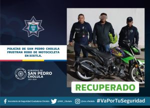 POLICÍAS DE SAN PEDRO CHOLULA FRUSTRAN ROBO DE MOTOCICLETA EN XIXITLA