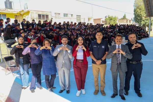 Tonantzin Fernández encabeza acciones para prevenir la violencia en escuelas de San Pedro Cholula